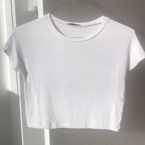 New ***without tags never worn white Zara crop tee